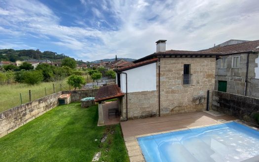 01357 – Leiro
